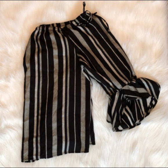 NEW! Off The Shoulder Blouse - Picture 5 of 7